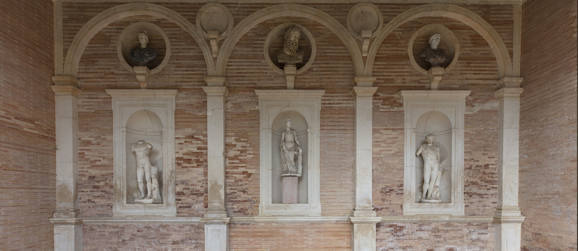 Loggia del Jardin Grande, Casa de Pilatos. Benvenuto Tortello, ca. 1570