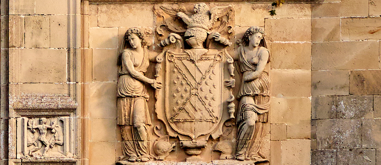 Armoiries de María de Mendoza sur la façade de la chapelle du Sauveur à Úbeda, Fundación Casa Ducal de Medinaceli