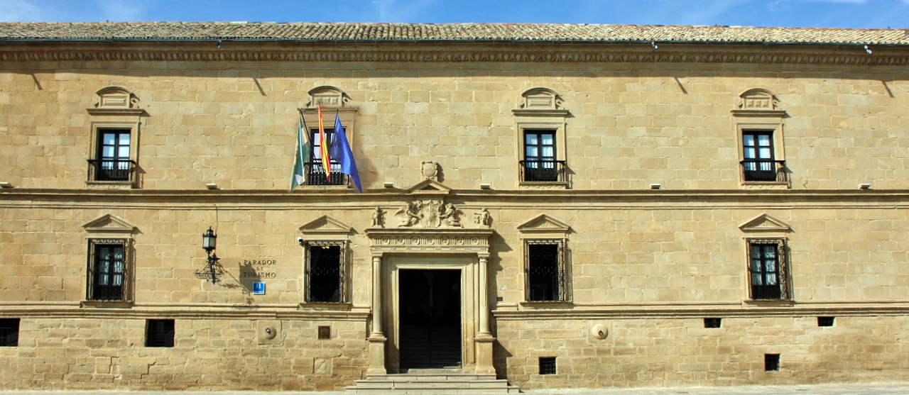 Facciata del palazzo del decano Ortega, oggi Parador Nacional de Turismo, Úbeda.