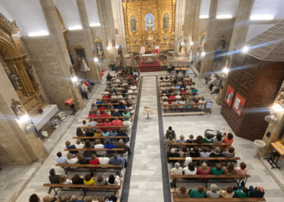 Seises chantant à Ibros (Jaen) le 11 mai 2024. Notre Dame Virgen de los Remedios.